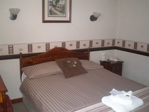 Inn The Bridge 3*